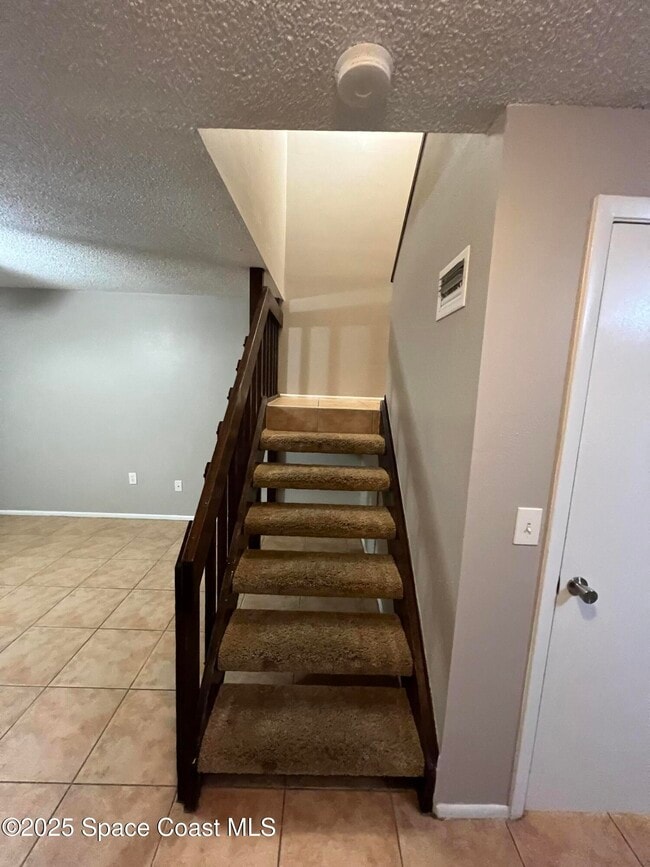 Building Photo - 8716 Hibiscus Ct