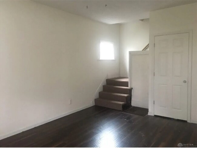 Building Photo - 144 W Fairview Ave