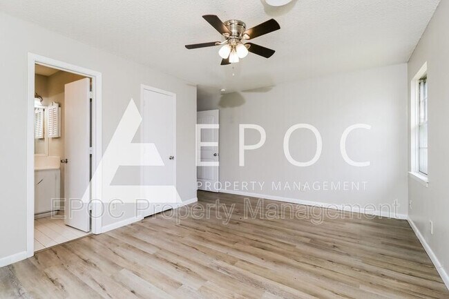 Building Photo - 1101 Swope Dr