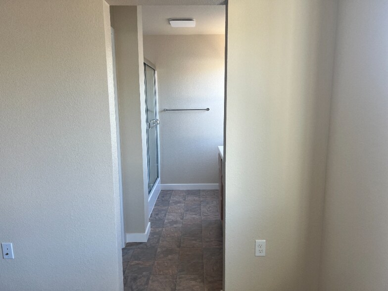 Building Photo - 431 Tandoori Wy