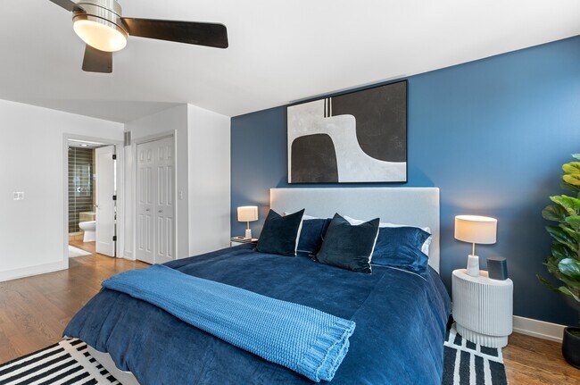 Building Photo - 1527 W Pearson St