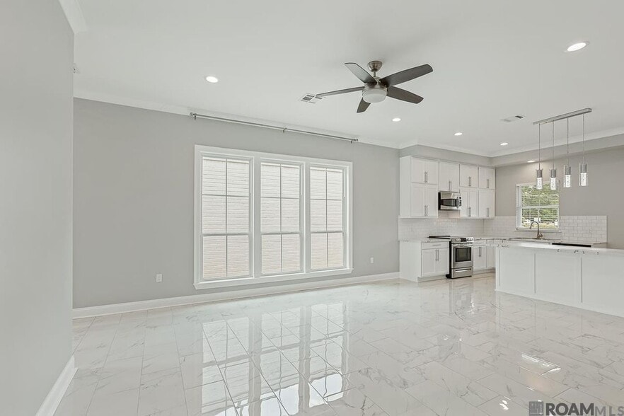 Building Photo - 15513 Fields Creek Ave