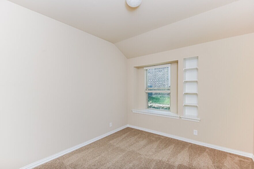 Building Photo - 4933 Lemon Grove Dr