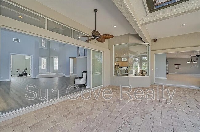 Building Photo - 854 Macewen Dr