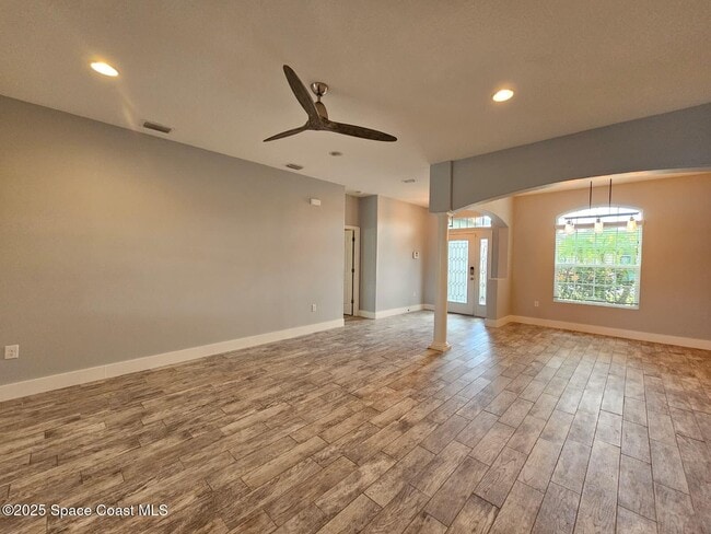 Building Photo - 3820 Watergrass St