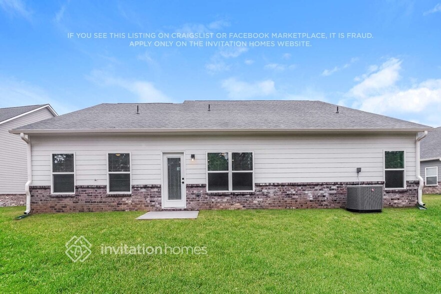 Building Photo - 3100 Azteca Wy