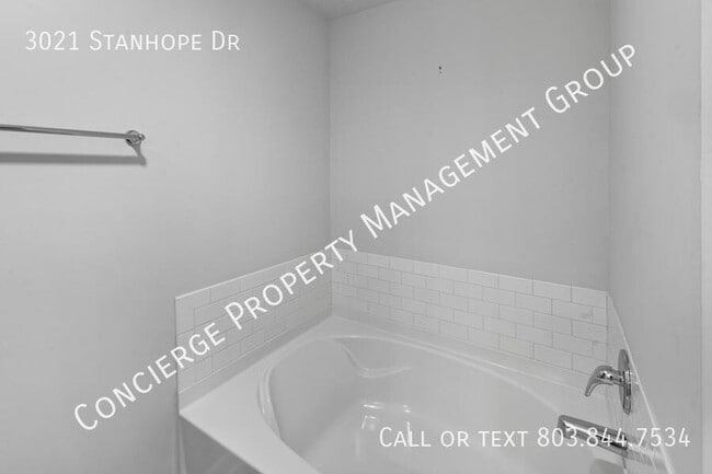 Building Photo - 3021 Stanhope Dr