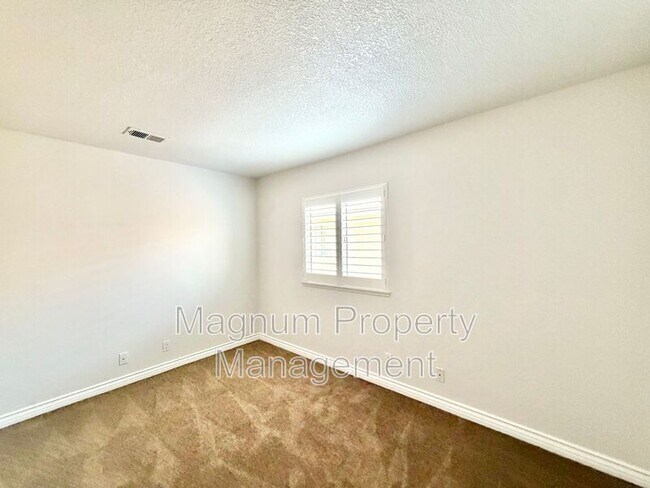 Building Photo - 507 Lassa Way