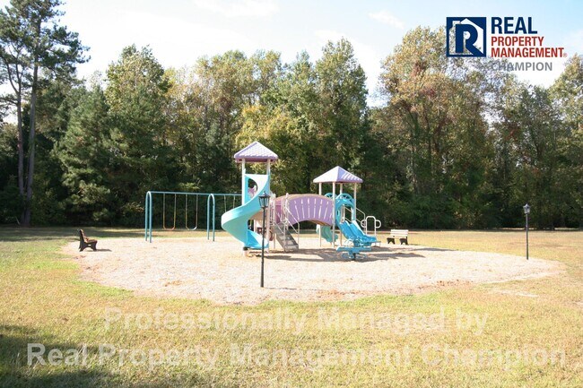 Building Photo - Large Home Near Camp Lejuene and Stone Bay