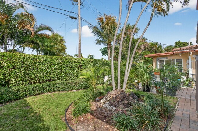 Building Photo - 3207 Marine Dr