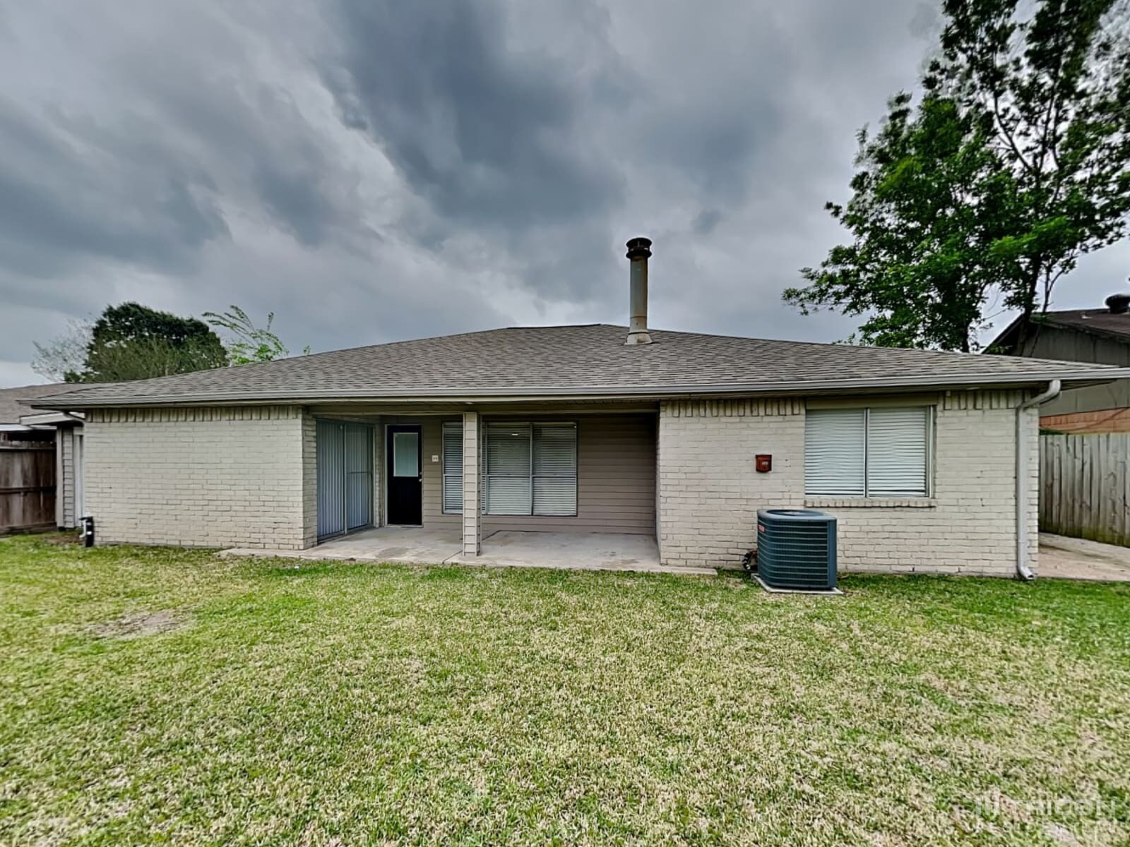 Building Photo - 14831 Waterside Dr