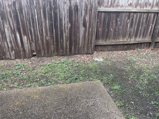 Building Photo - AVAILABLE FOR AUGUST MOVE IN!!!  Spacious ...