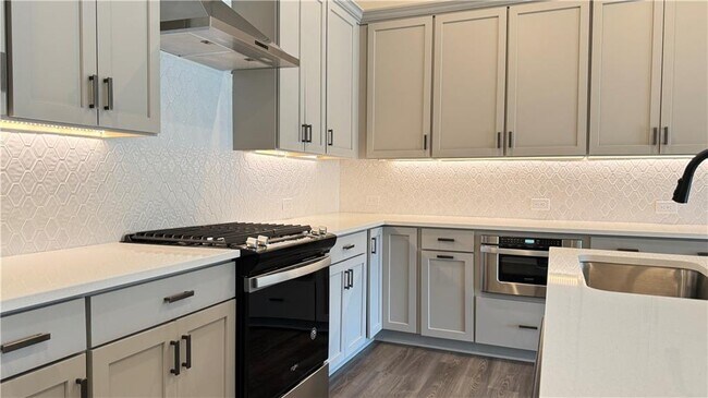 Building Photo - 201 Prairie Ln