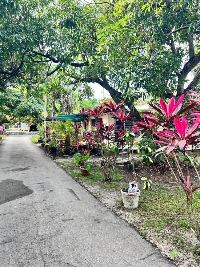 Building Photo - 3100 SW 97th Ave