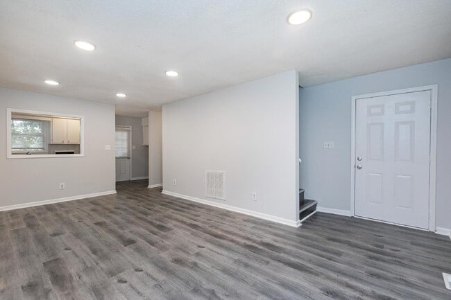 Building Photo - 121 Noel Ann Ct