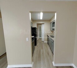 Building Photo - 467 Lombard St