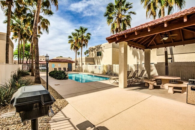 Building Photo - 3221 N 37th St