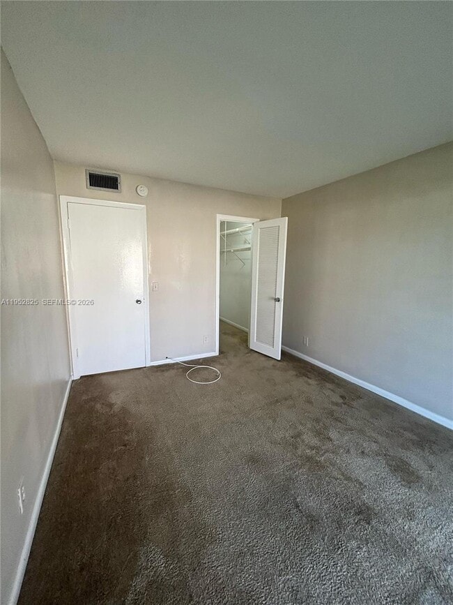 Building Photo - 179 Canterbury I