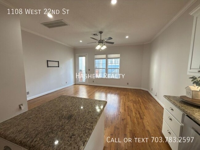 Building Photo - 1108 W 22nd St