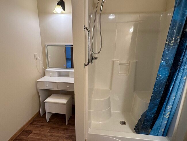 Building Photo - 3802 W 15th St Ct