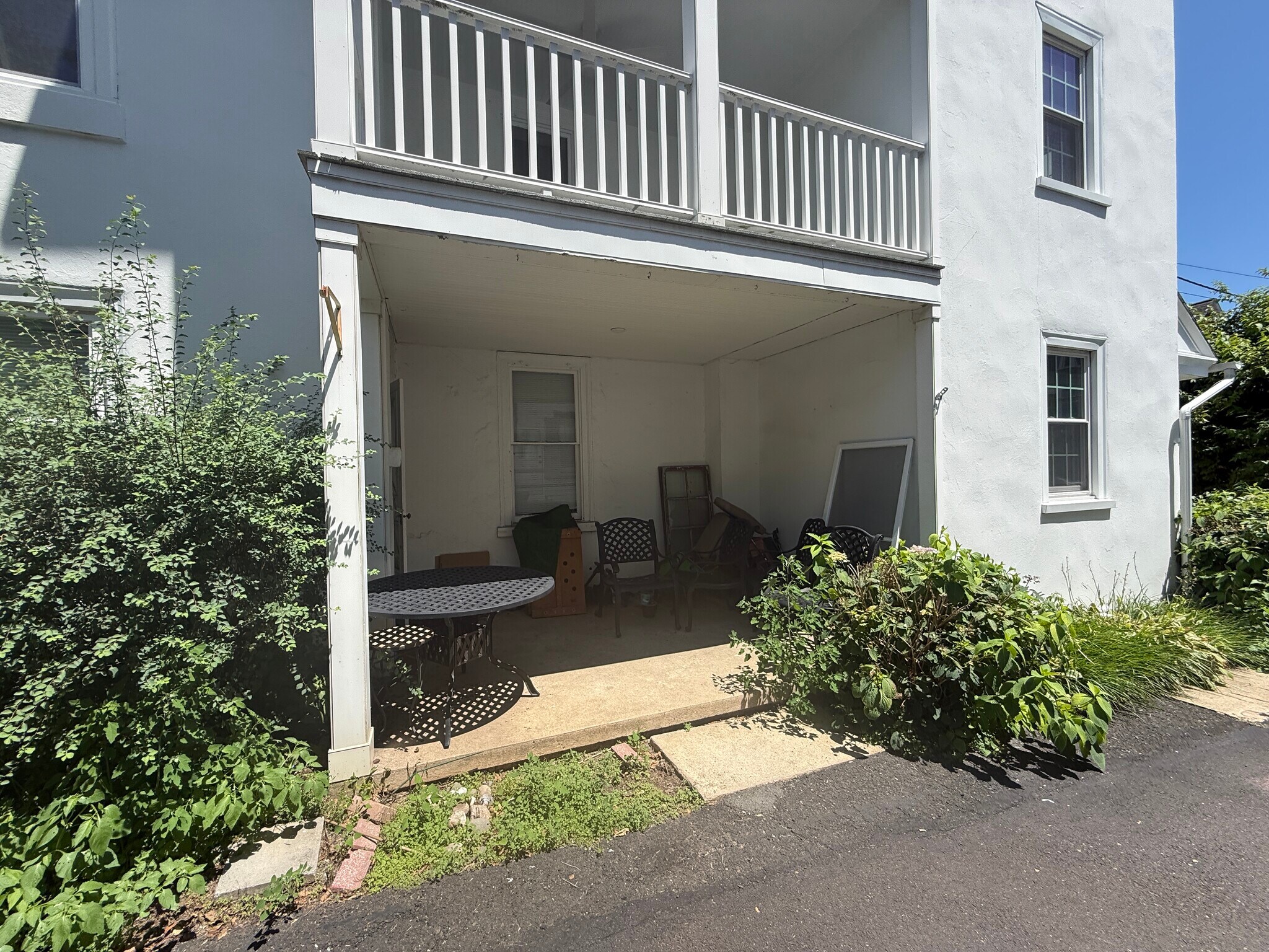 Building Photo - 115 E Oakland Ave