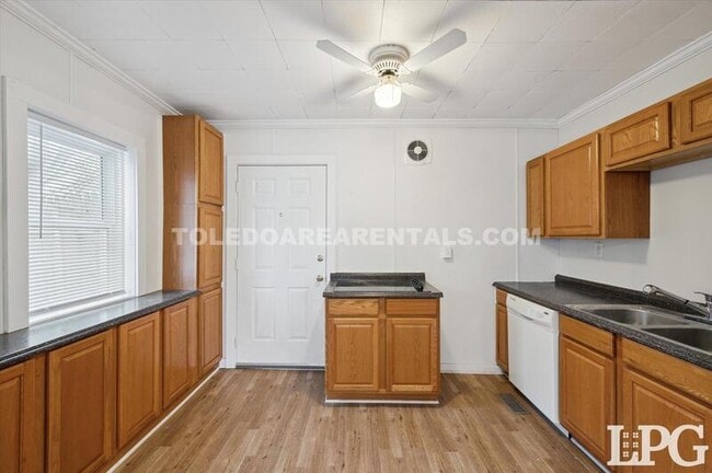 Building Photo - 2129 Nevada St
