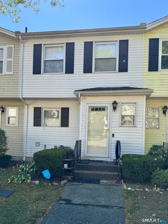 Building Photo - 25 Padanaram Rd