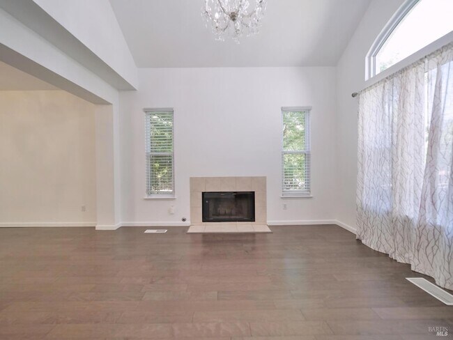 Building Photo - 3500 Crownridge Dr