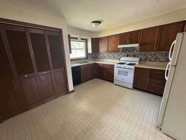 Building Photo - 2623 Capehart Ave