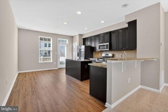 Building Photo - 1731 Dorothy Ln