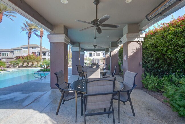 Building Photo - 15221 N Clubgate Dr