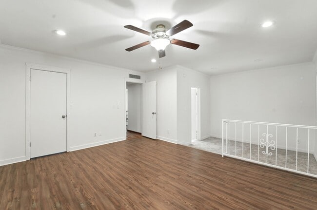Building Photo - Inviting 3-bedroom, 2-bathroom home in the...