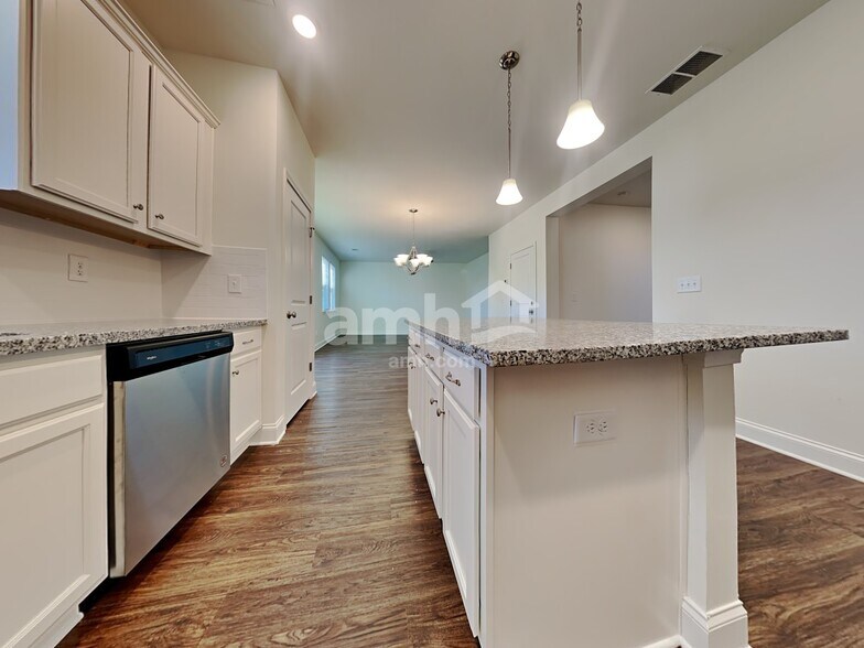 Building Photo - 212 Rivulet Dr