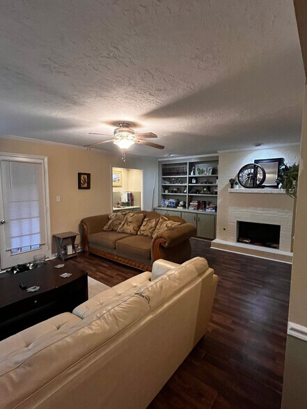 Building Photo - 3003 Creek View Ct