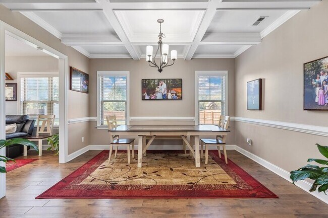 Building Photo - 501 Daylily Ct