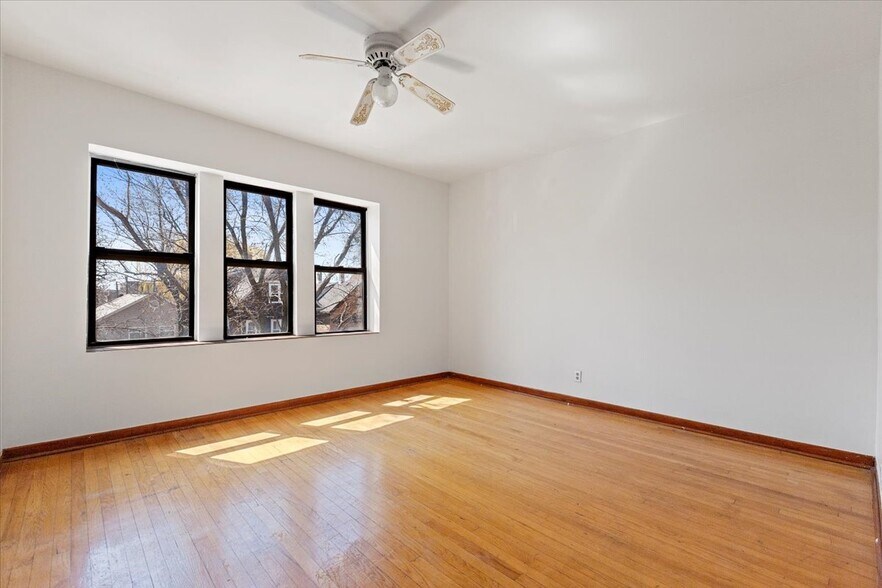 Primary Photo - 3557 W Cortland St