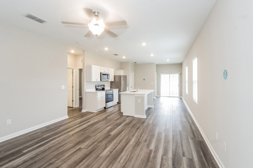 Building Photo - 960 Kelly Fern Lp