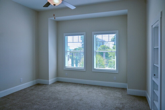 Building Photo - 1013 Marsh Vw Dr