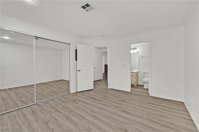 Building Photo - 350 S Durango Dr