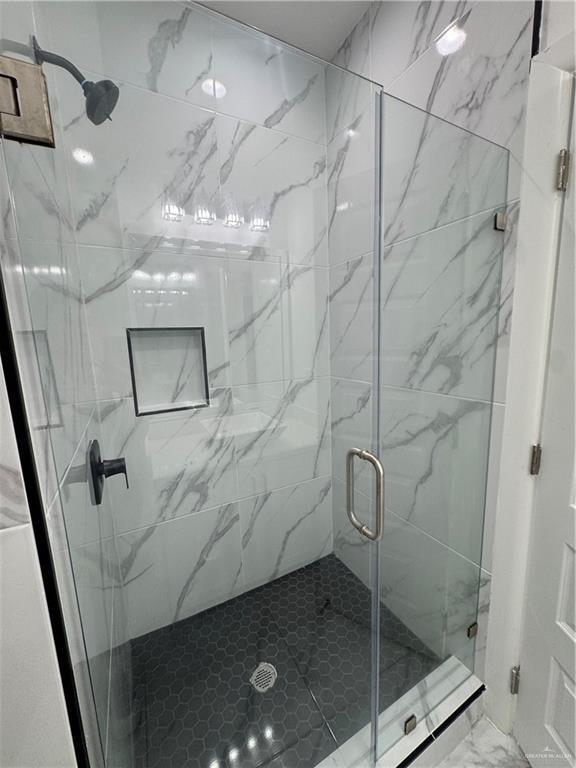 Building Photo - 16 Valle Vista St