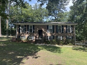 Building Photo - 1451 Arrowhead Trail