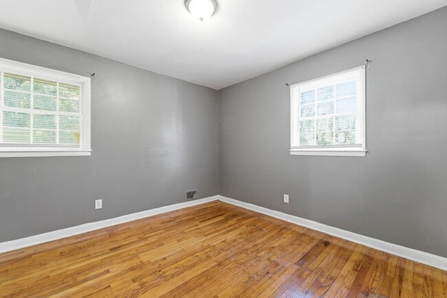 Building Photo - 1961 Valley Ridge Dr SW