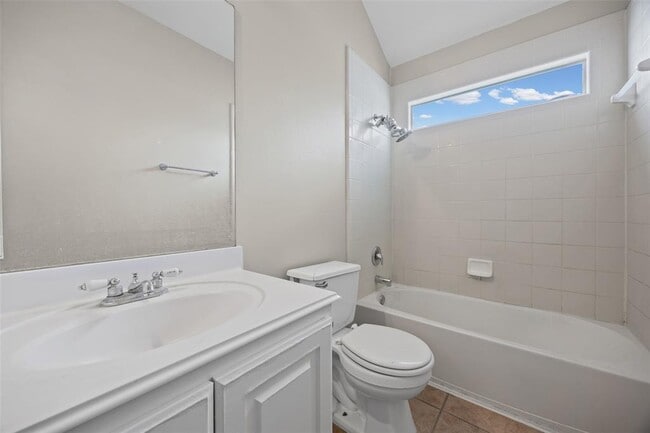 Building Photo - 20521 Farm Pond Ln