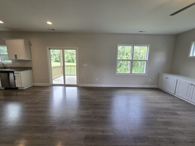 Building Photo - 463 Jackson Pond Dr
