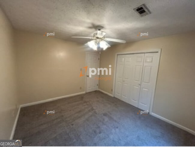 Building Photo - 2720 Sapphire St