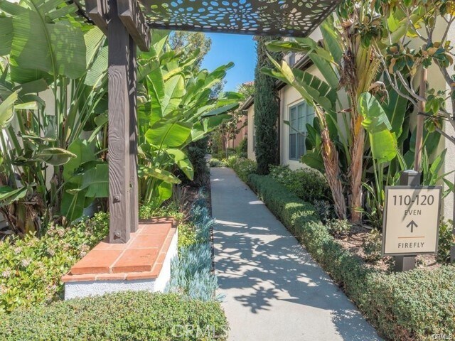 Building Photo - 116 Firefly