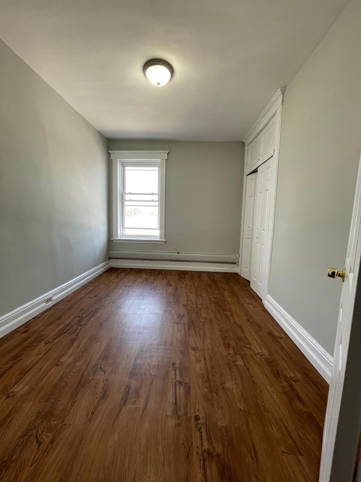 184 Garfield Ave 8 - 180 Garfield Ave