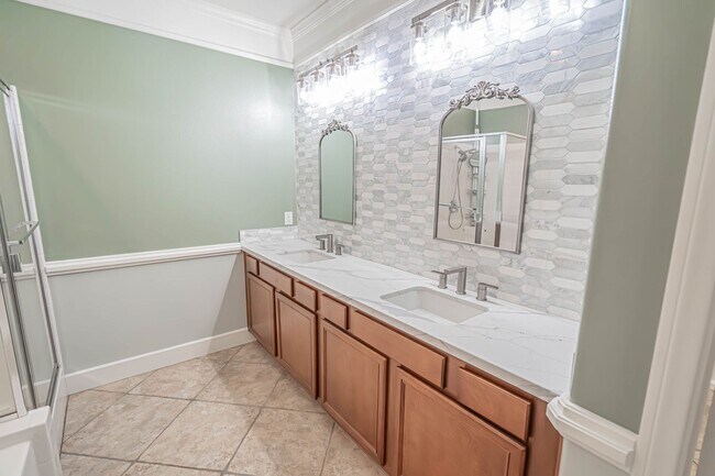 Building Photo - Single Story Pool Home for Rent in Palmdale.