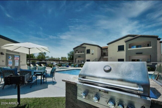 Building Photo - 4045 W Bell Rd