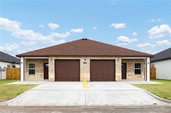Primary Photo - 2326 N Vly Cir